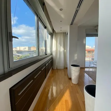 Apartment Attico Reale - In Centro, Tra Stazione E Vecchia *