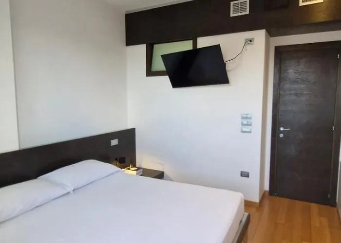 Apartamento Attico Reale - In Centro, Tra Stazione E Vecchia