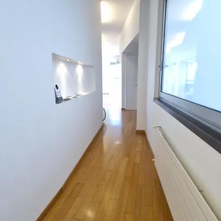 Attico Reale - In Centro, Tra Stazione E Vecchia Apartamento *