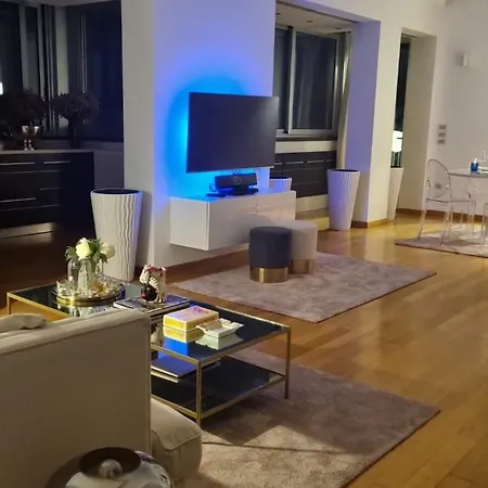 Apartamento Attico Reale - In Centro, Tra Stazione E Vecchia *