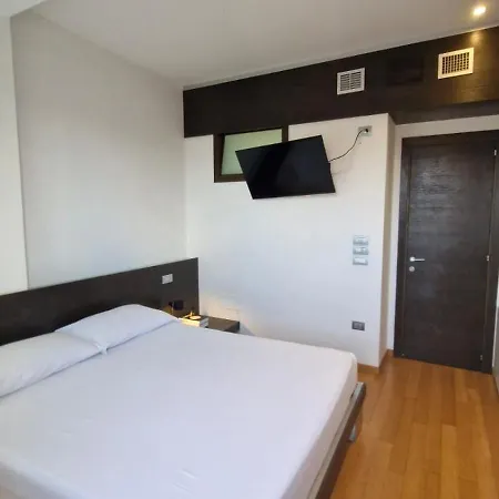 Apartamento Attico Reale - In Centro, Tra Stazione E Vecchia