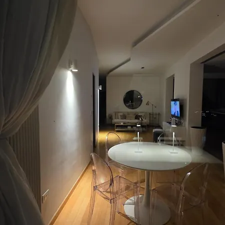 Attico Reale - In Centro, Tra Stazione E Vecchia Appartement Bari